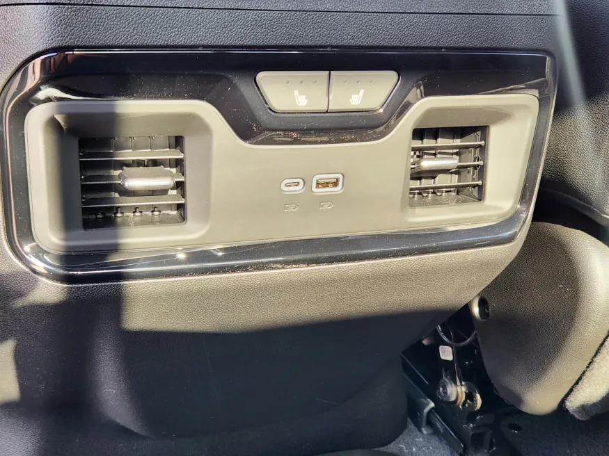 2026 GMC Sierra 2500HD AT4 | Photo 17 of 20