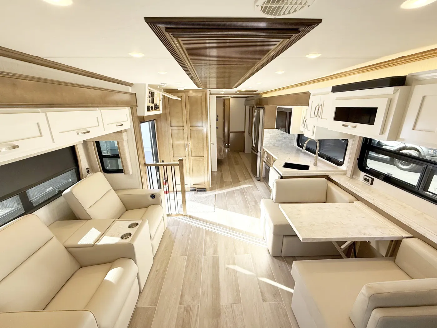 2026 Newmar Super Star 3731 | Photo 3 of 31