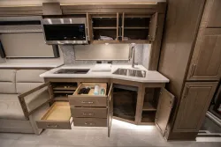 2026 Renegade Verona LE 40LTS | Thumbnail Photo 20 of 29