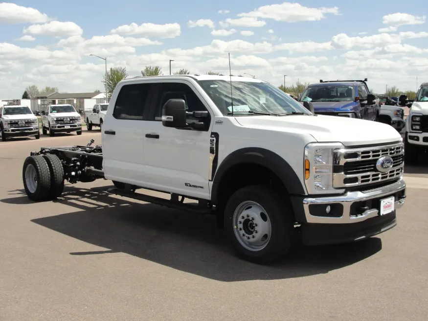 2026 Ford Super Duty F-550 | Photo 11 of 22