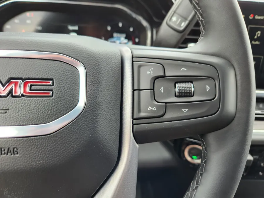 2025 GMC Sierra 2500HD SLT | Photo 25 of 32