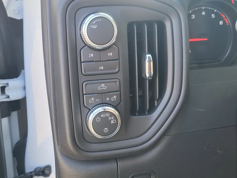 2026 GMC Sierra 2500HD Pro | Photo 20 of 30