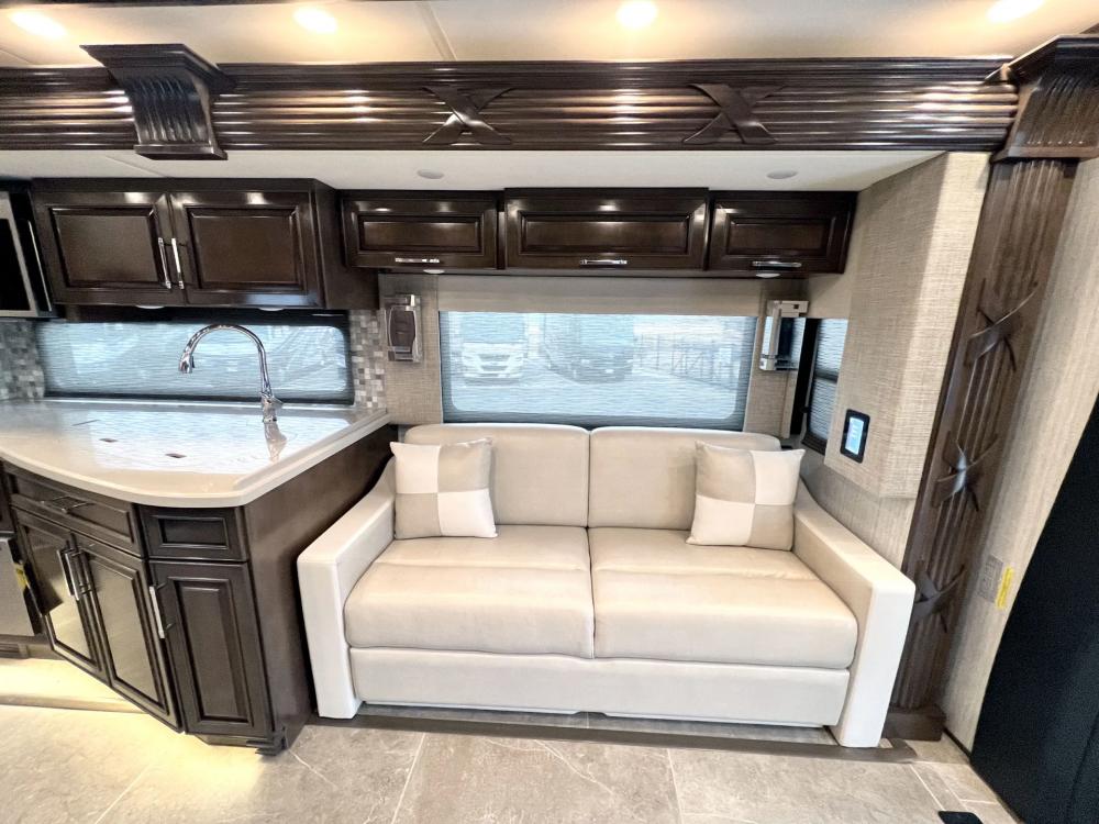 2024 Newmar Supreme Aire 4509 | Photo 9 of 37