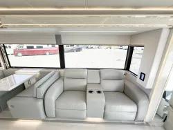 2024 Newmar King Aire 4531 | Thumbnail Photo 6 of 30