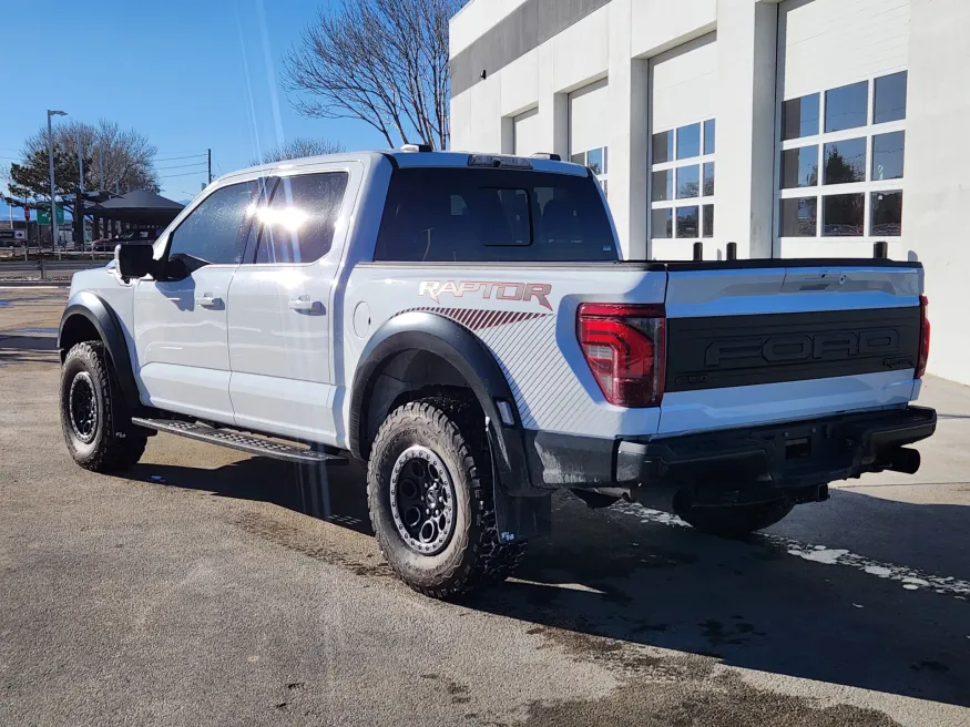2025 Ford F-150 Raptor | Photo 2 of 21