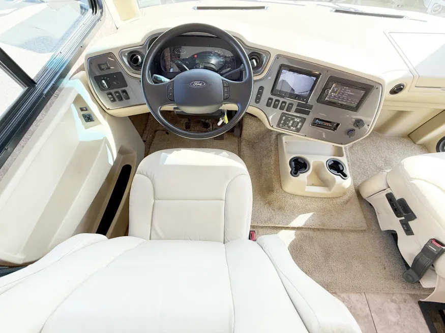 2015 Tiffin Allegro Open Road 34TGA | Photo 6 of 31