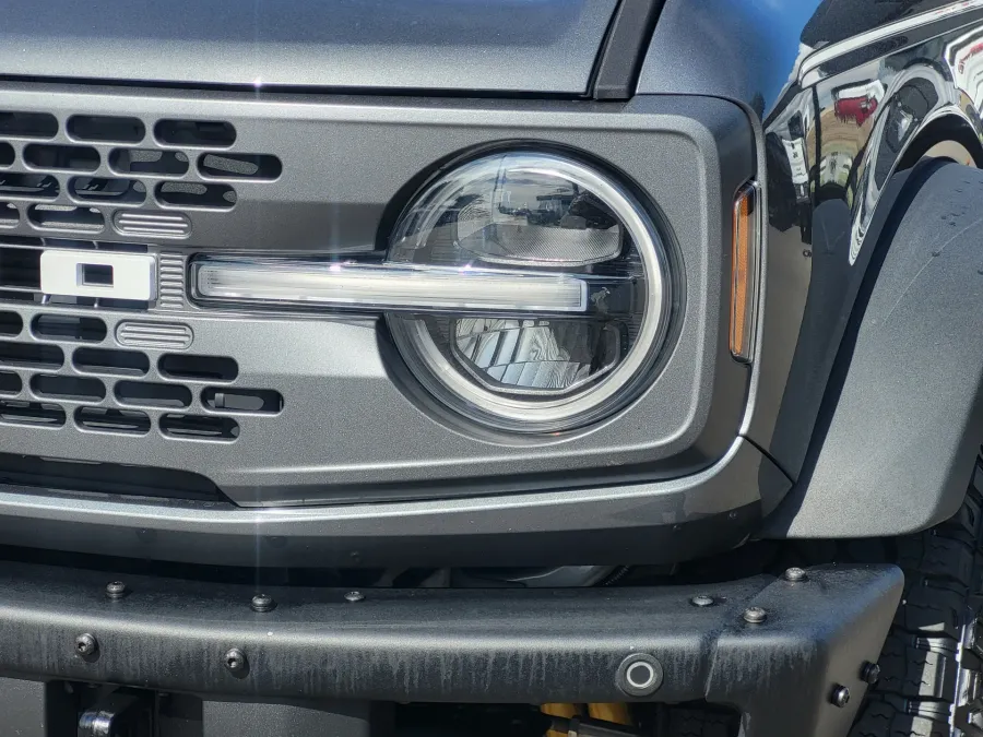 2024 Ford Bronco Badlands | Photo 7 of 25