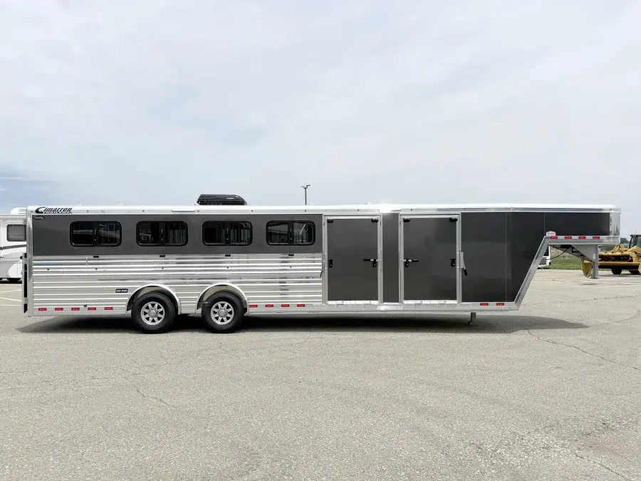 2027 Cimarron Showstar LX | Photo 2 of 4