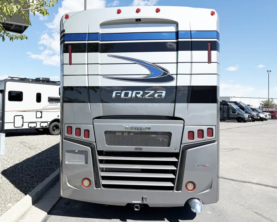 2022 Winnebago Forza 34T | Photo 16 of 17
