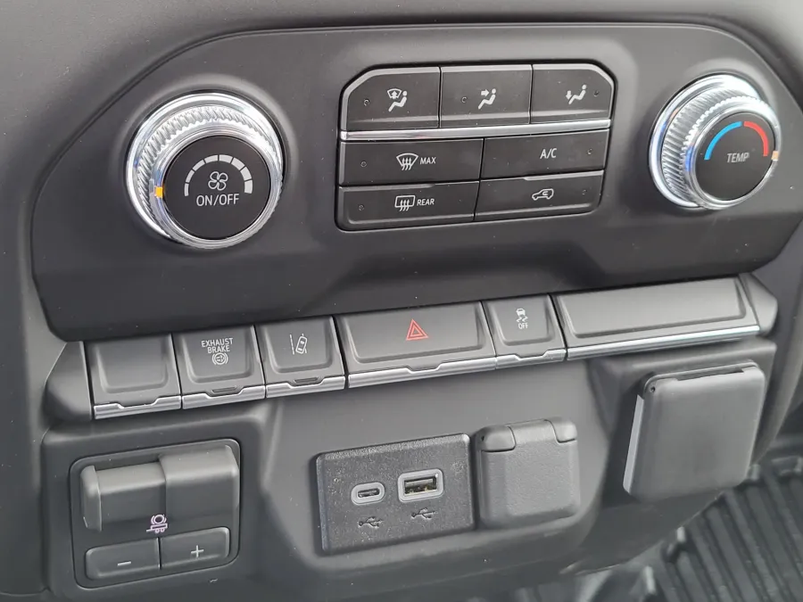 2026 GMC Sierra 3500HD CC Pro | Photo 15 of 21