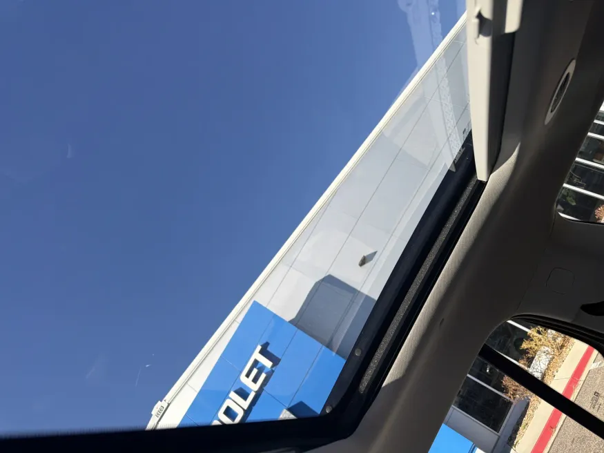 2023 GMC Acadia AT4 | Photo 14 of 24