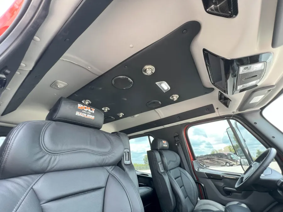 2024 Freightliner M2 106 Bolt | Photo 23 of 33