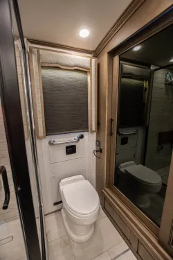 2026 Newmar London Aire 4551 | Thumbnail Photo 31 of 47