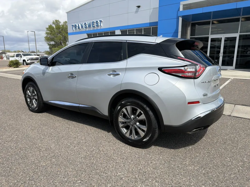 2016 Nissan Murano | Photo 2 of 18
