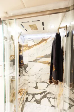 2027 Emerald Luxury Coaches Prevost H3-45 Quad Slide | Thumbnail Photo 18 of 33