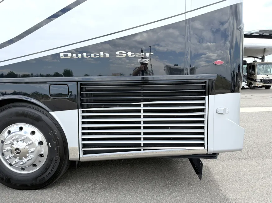 2026 Newmar Dutch Star 4369 | Photo 32 of 34