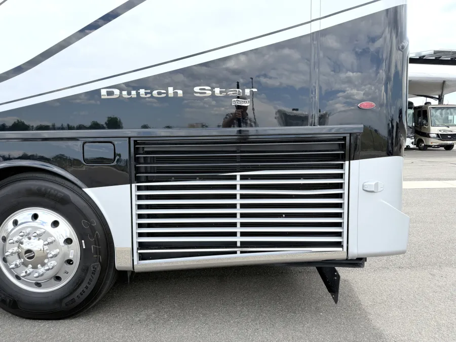 2026 Newmar Dutch Star 4369 | Photo 32 of 34
