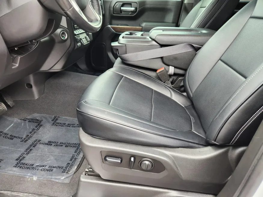 2021 Chevrolet Silverado 1500 LT | Photo 8 of 31