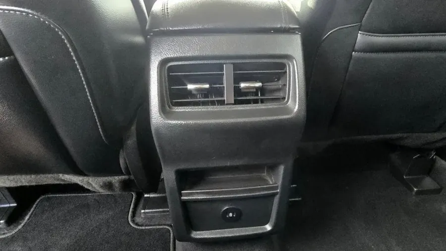 2023 Ford Edge | Photo 27 of 28