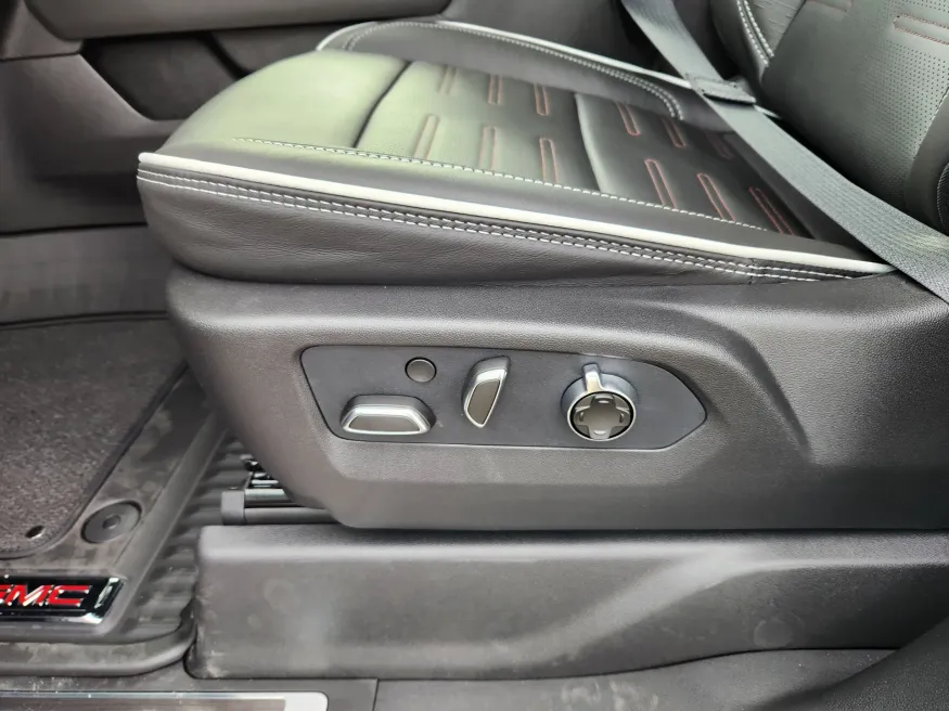 2026 GMC Sierra 2500HD AT4X | Photo 18 of 24