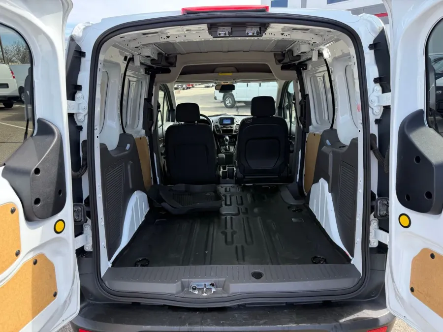 2023 Ford Transit Connect | Photo 11 of 19
