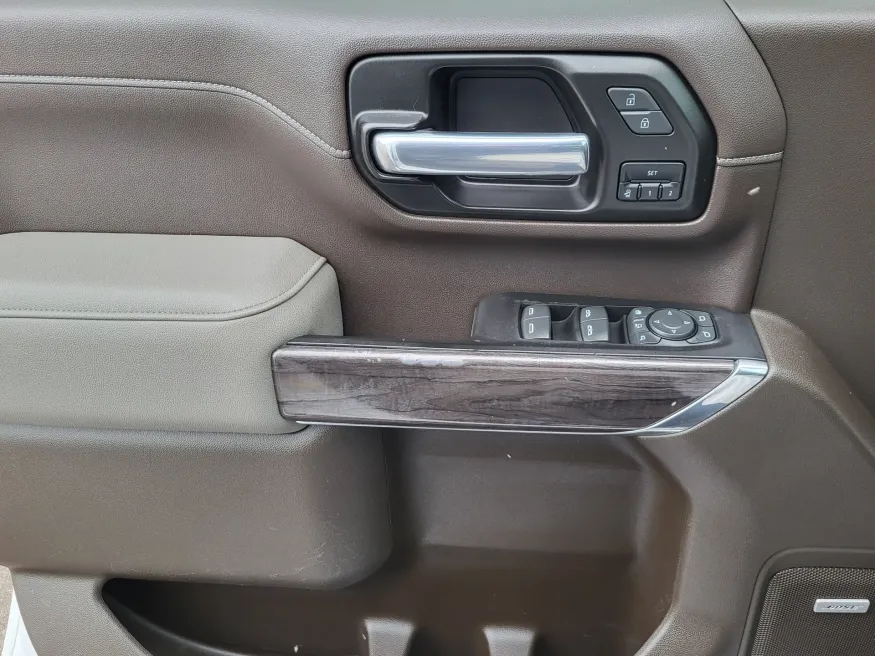 2022 Chevrolet Silverado 2500HD LTZ | Photo 25 of 36