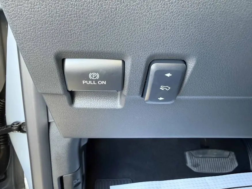 2026 Ford Super Duty F-250 | Photo 16 of 30