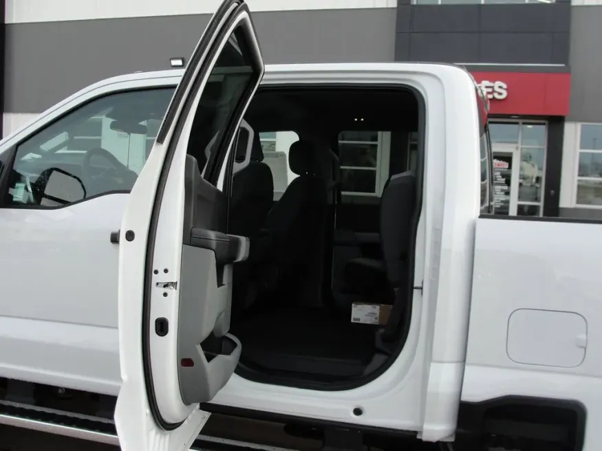 2026 Ford Super Duty F-350 XLT | Photo 12 of 15