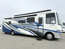 2022 Newmar Canyon Star 3722 | Thumbnail Photo 1 of 28