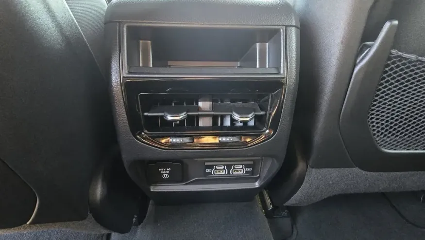 2024 Jeep Grand Cherokee | Photo 30 of 31