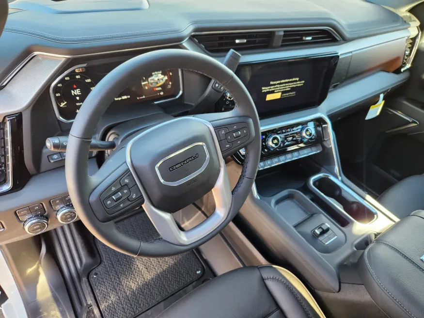 2026 GMC Sierra 2500HD Denali | Photo 7 of 31