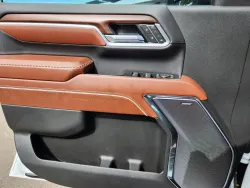 2025 GMC Sierra 2500HD Denali Ultimate | Thumbnail Photo 5 of 31