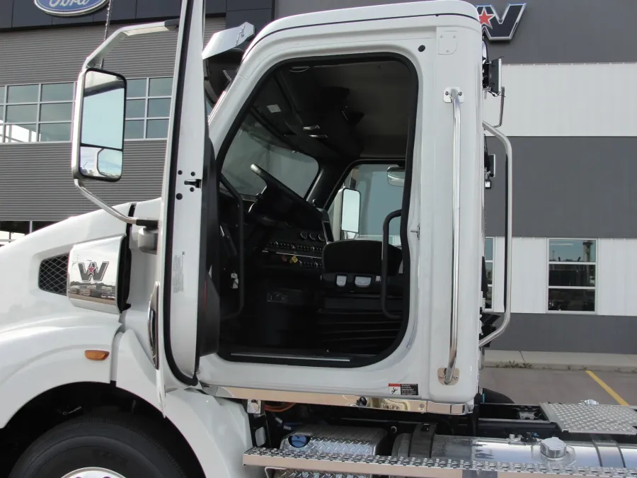 2026 Western Star 47X | Photo 6 of 13