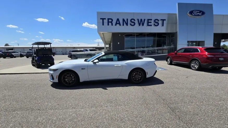 2025 Ford Mustang | Photo 1 of 31
