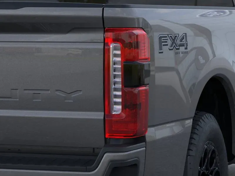 2025 Ford Super Duty F-350 | Photo 21 of 22