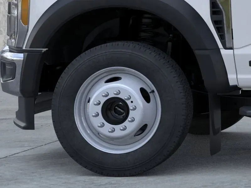 2026 Ford Super Duty F-550 | Photo 19 of 22