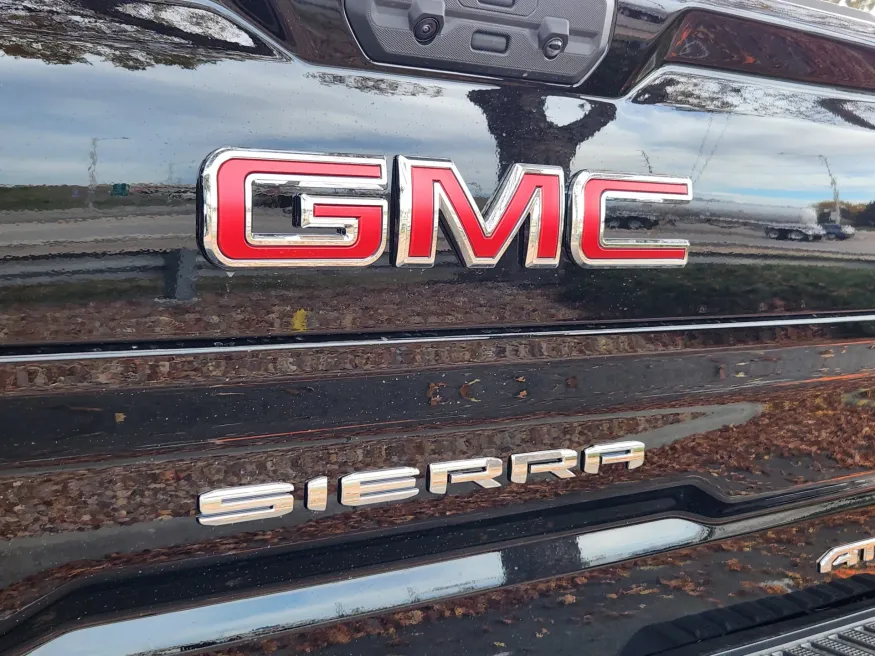 2026 GMC Sierra 1500 AT4 | Photo 13 of 31