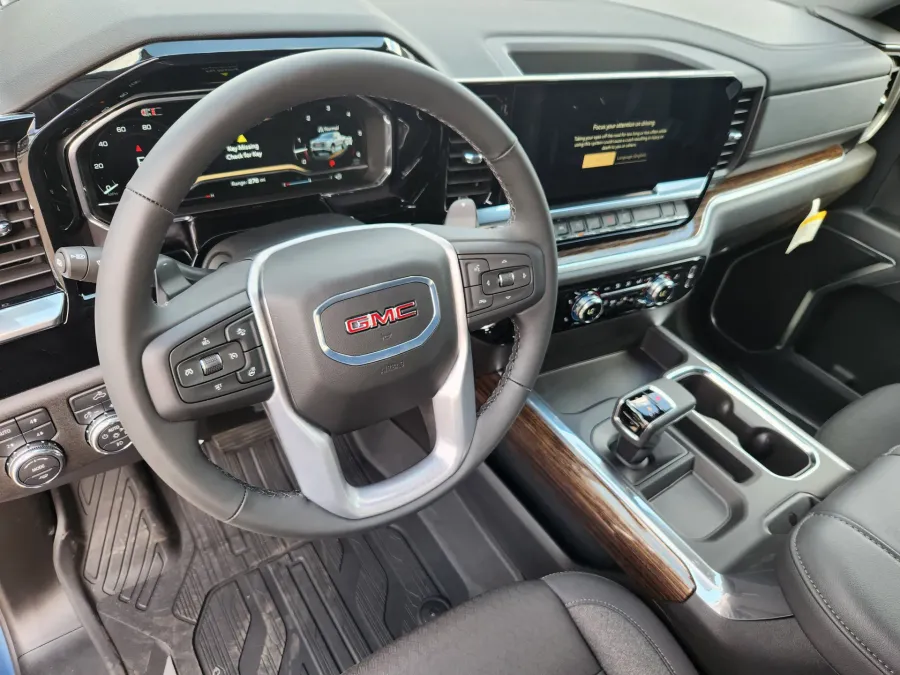 2025 GMC Sierra 1500 Elevation | Photo 7 of 29