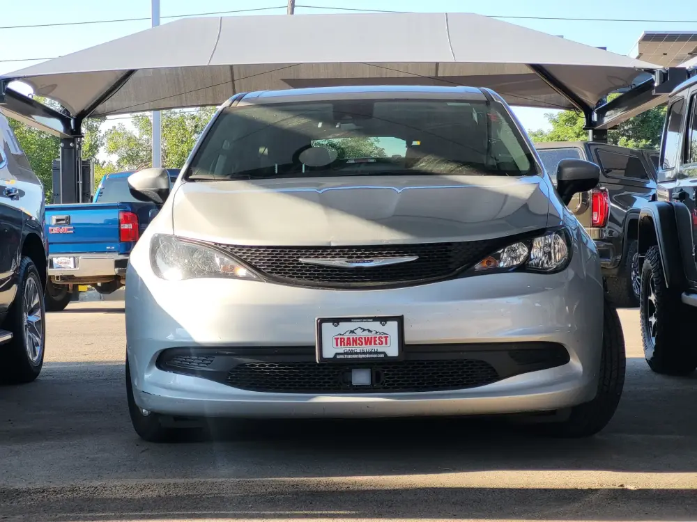 2023 Chrysler Voyager