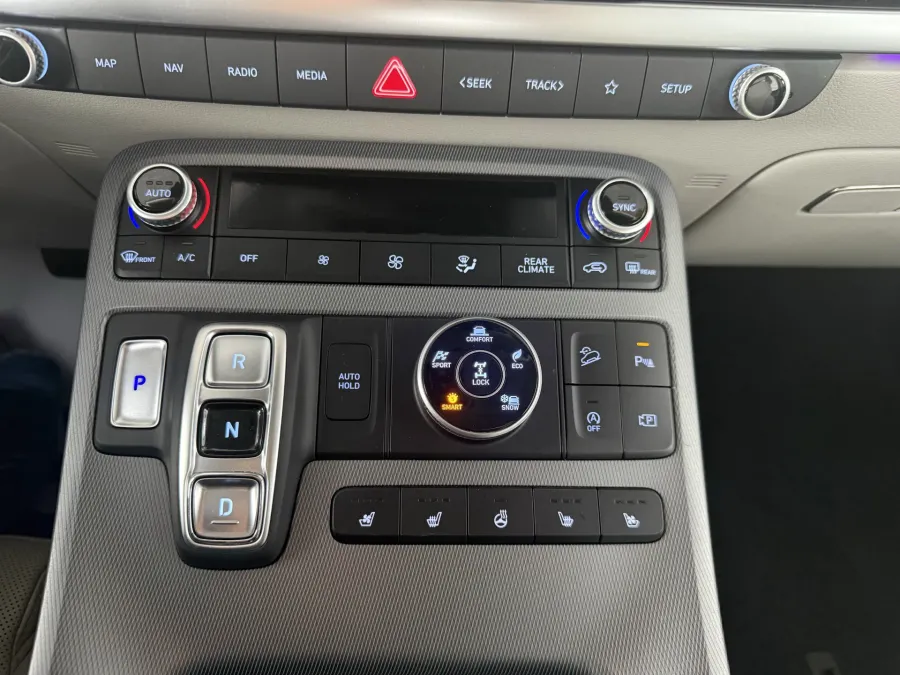 2024 Hyundai Palisade Limited | Photo 23 of 26