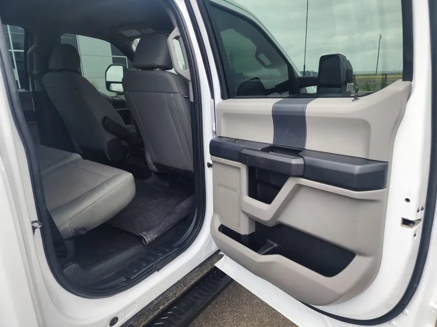 2022 Ford Super Duty F-250 SRW | Photo 14 of 25