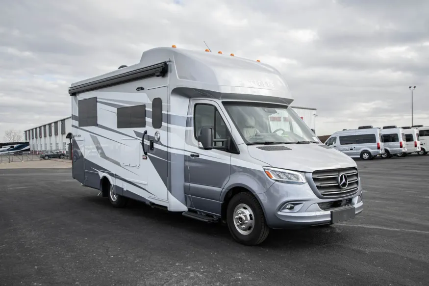 2026 Tiffin Wayfarer 25XLW | Photo 7 of 20