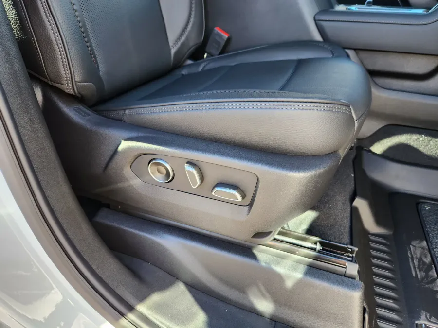 2026 GMC Sierra 2500HD Denali | Photo 18 of 31