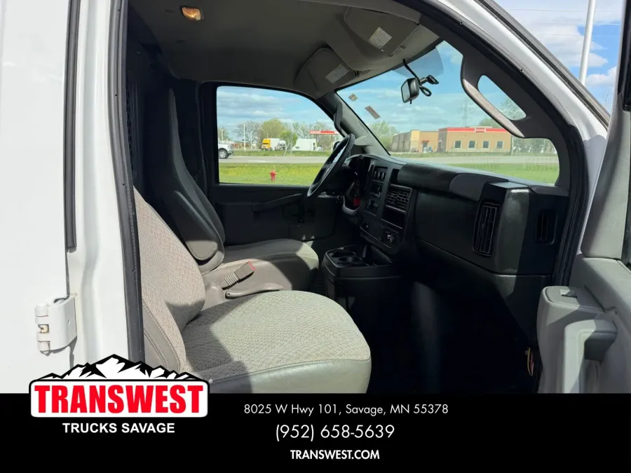 2017 Chevrolet Express 3500 Work Van | Photo 20 of 23