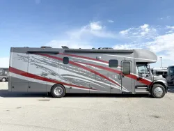 2022 Renegade Valencia 38RB | Thumbnail Photo 3 of 31