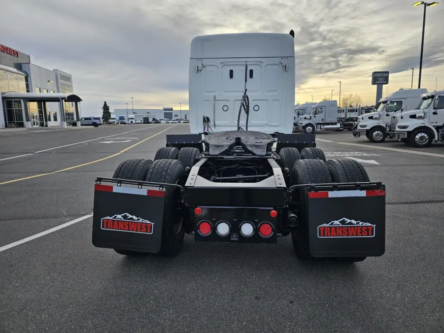 2025 Western Star 47X | Photo 6 of 22