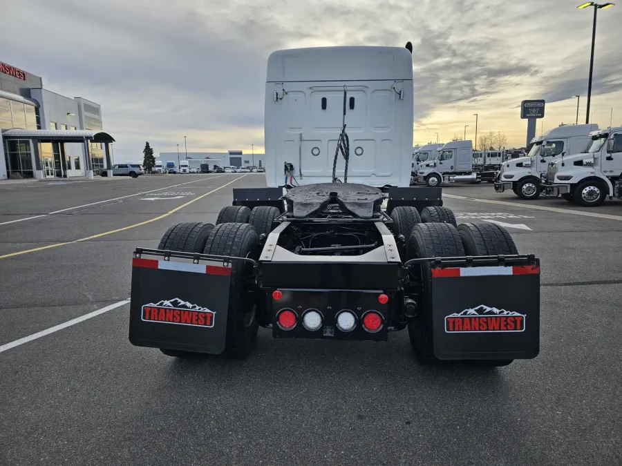 2025 Western Star 47X | Photo 6 of 22