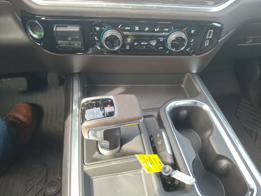 2026 Chevrolet Silverado 1500 LTZ | Photo 18 of 20