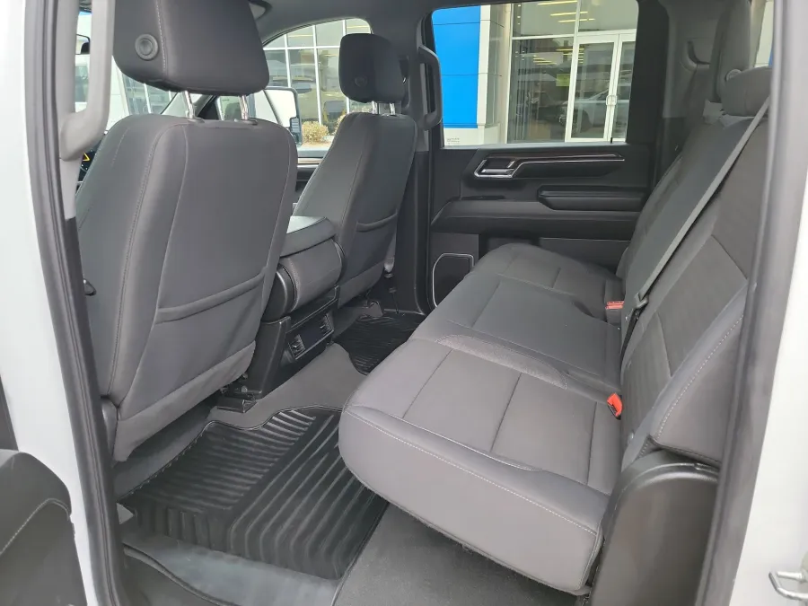 2024 Chevrolet Silverado 2500HD LT | Photo 10 of 12