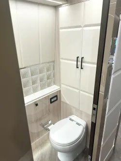 2023 Emerald Luxury Coaches Prevost H3-45 Triple Slide | Thumbnail Photo 19 of 41